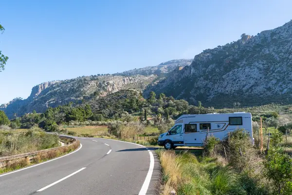 Cama doble de la autocaravana