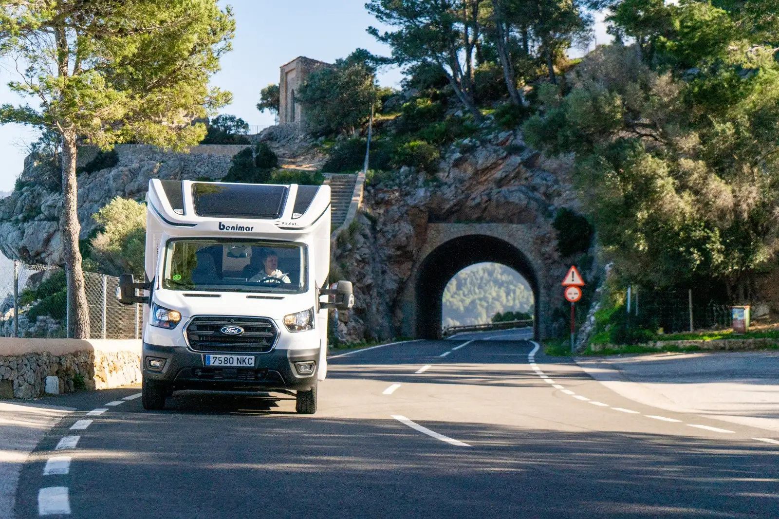 Autocaravana en la carretera de Mallorca